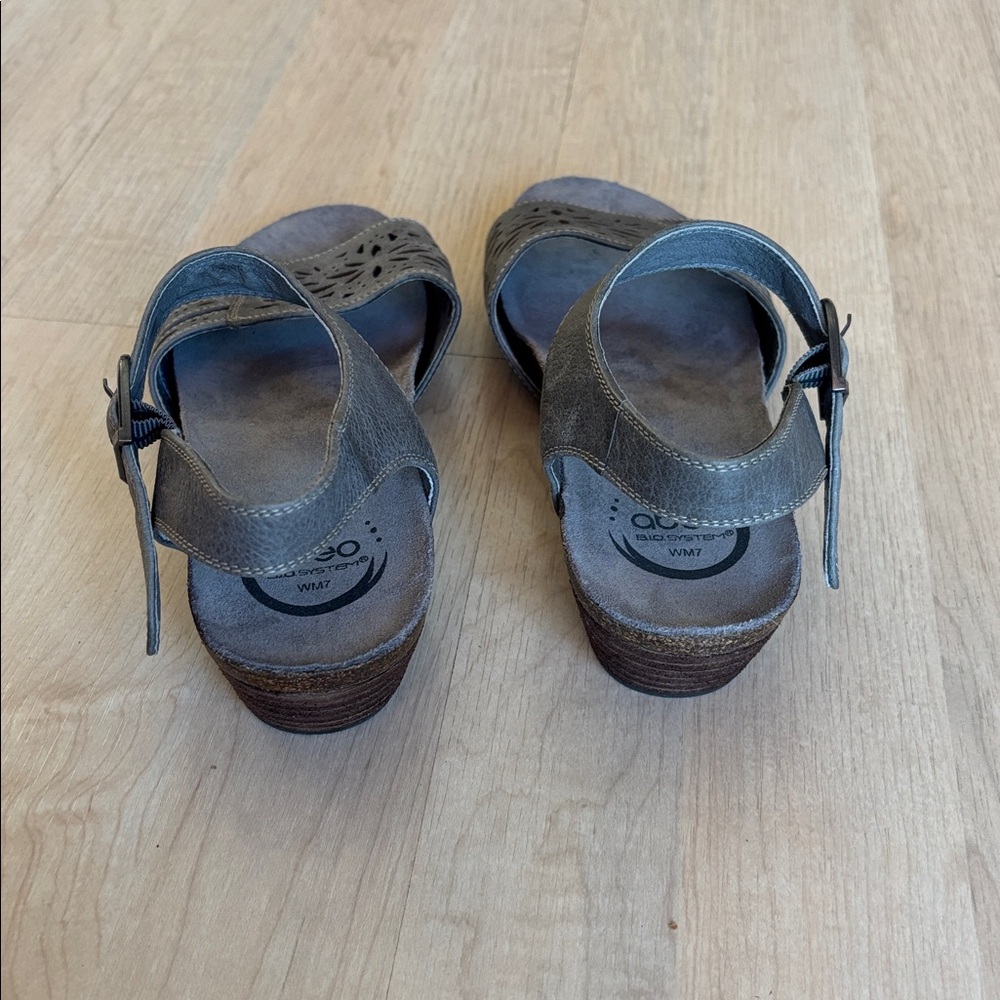 Abeo Women’s Piper Gray Laser-Cut Leather Sandals - Comfortable Everyday Fit - Picture 4 of 7